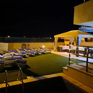  Villa Stunning With Pool